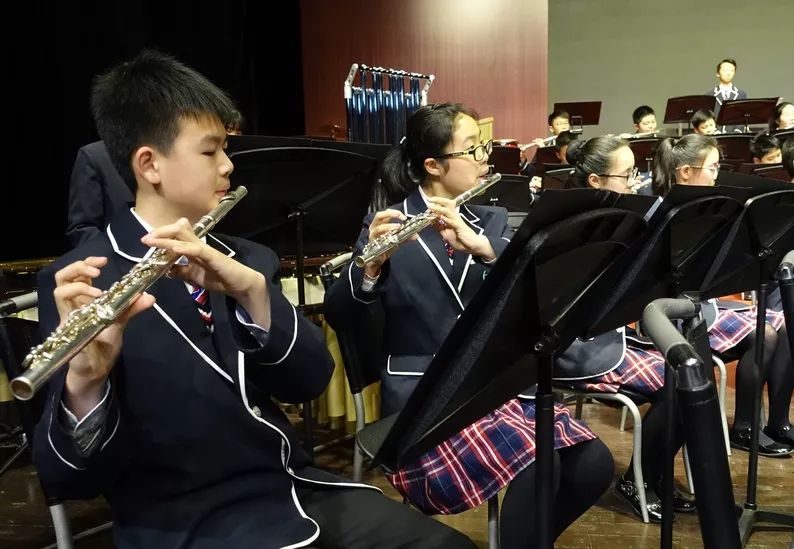 艺术教育结硕果新和长笛创佳绩