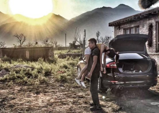 少女遇险后的教科书式营救 电影《极速营救》腾讯视频热映