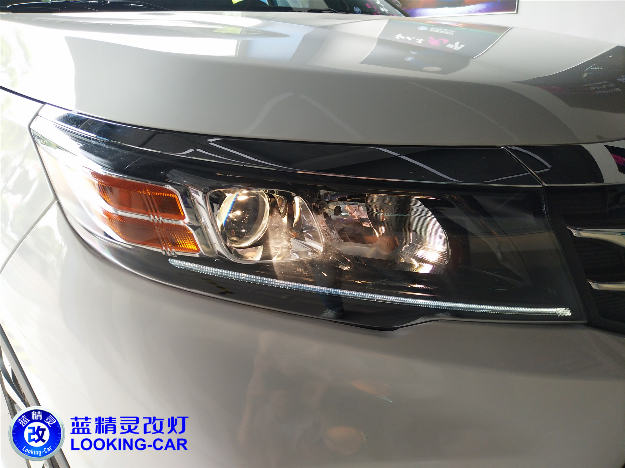 广汽传祺gs3汽车大灯改装氙气灯双光透镜做不一样的车灯