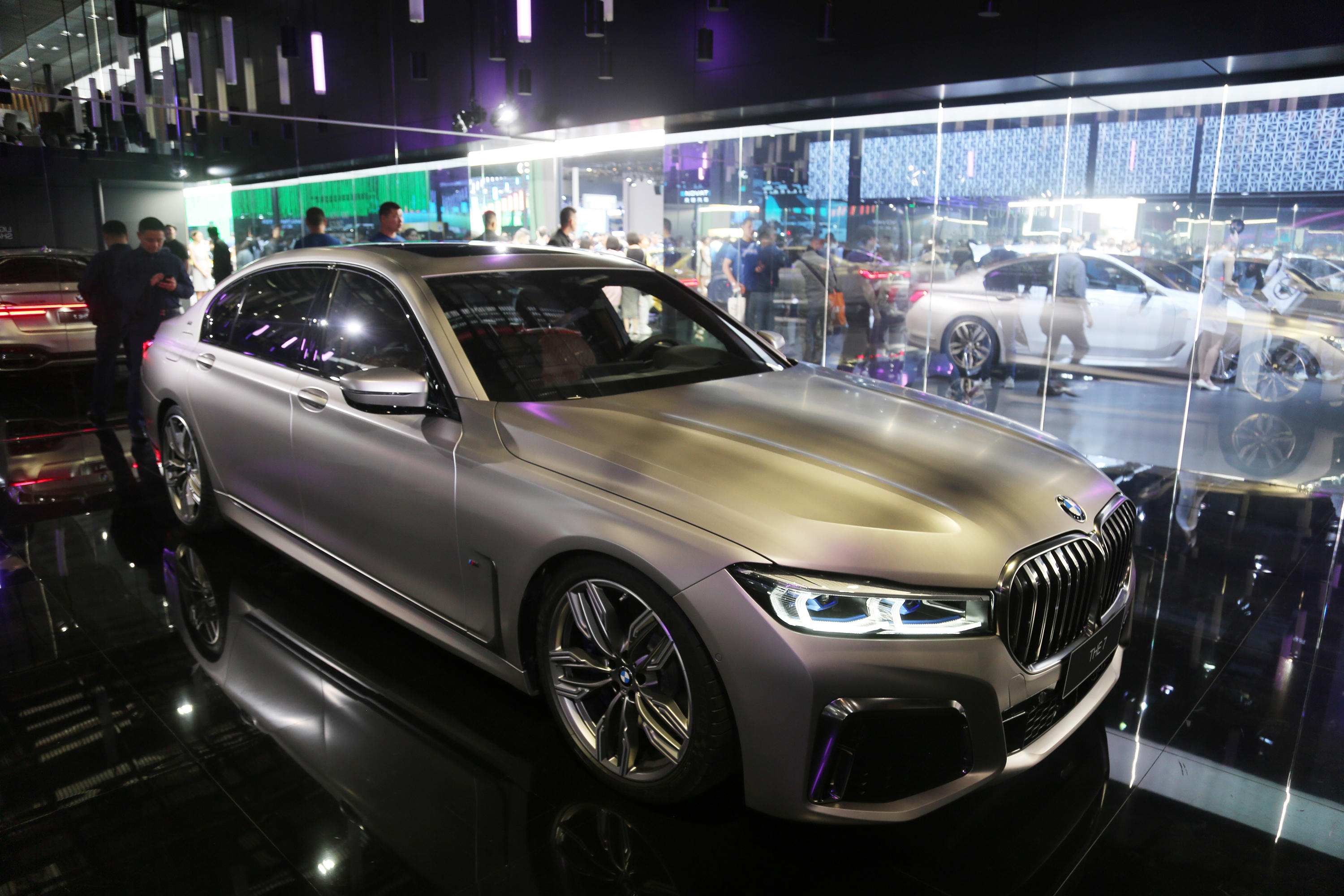 实拍宝马7系中期改款宝马the7或将亮相深港澳车展