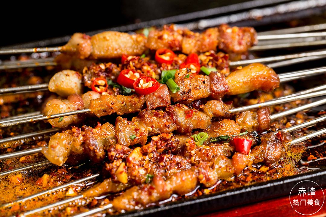 美女老板邀你解锁2.0版美味新菜!_烧烤