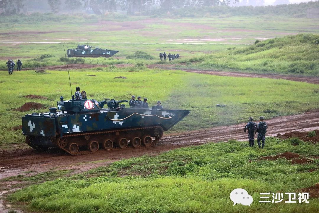 超燃藍色突擊2019中泰海軍陸戰隊進行輕武器射擊裝甲兵步兵班排戰術