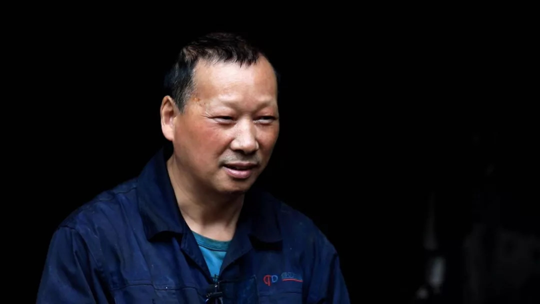 【嘉兴最苦的工作】这对亲兄弟已经干了几十年_朱富根