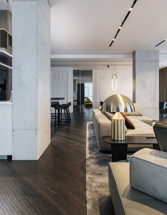 现代风格装修,木地板斜铺时尚有个性,卧室装玻璃隔墙很少见!