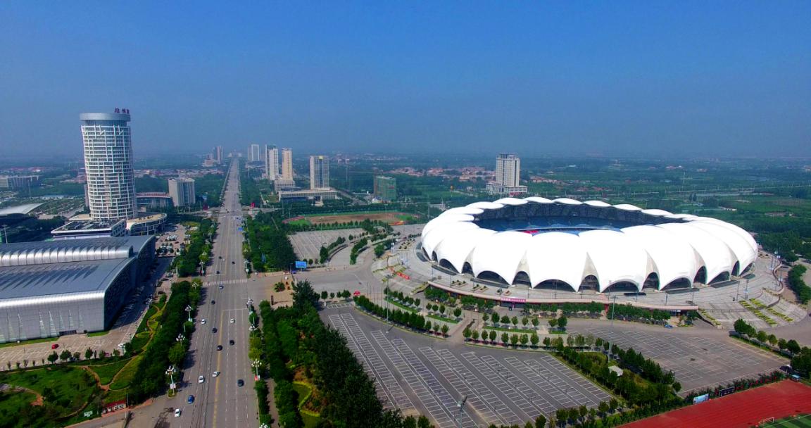 起点设于沧州国际会议中心南门广场,半程线路将途经沧州"三馆一园"