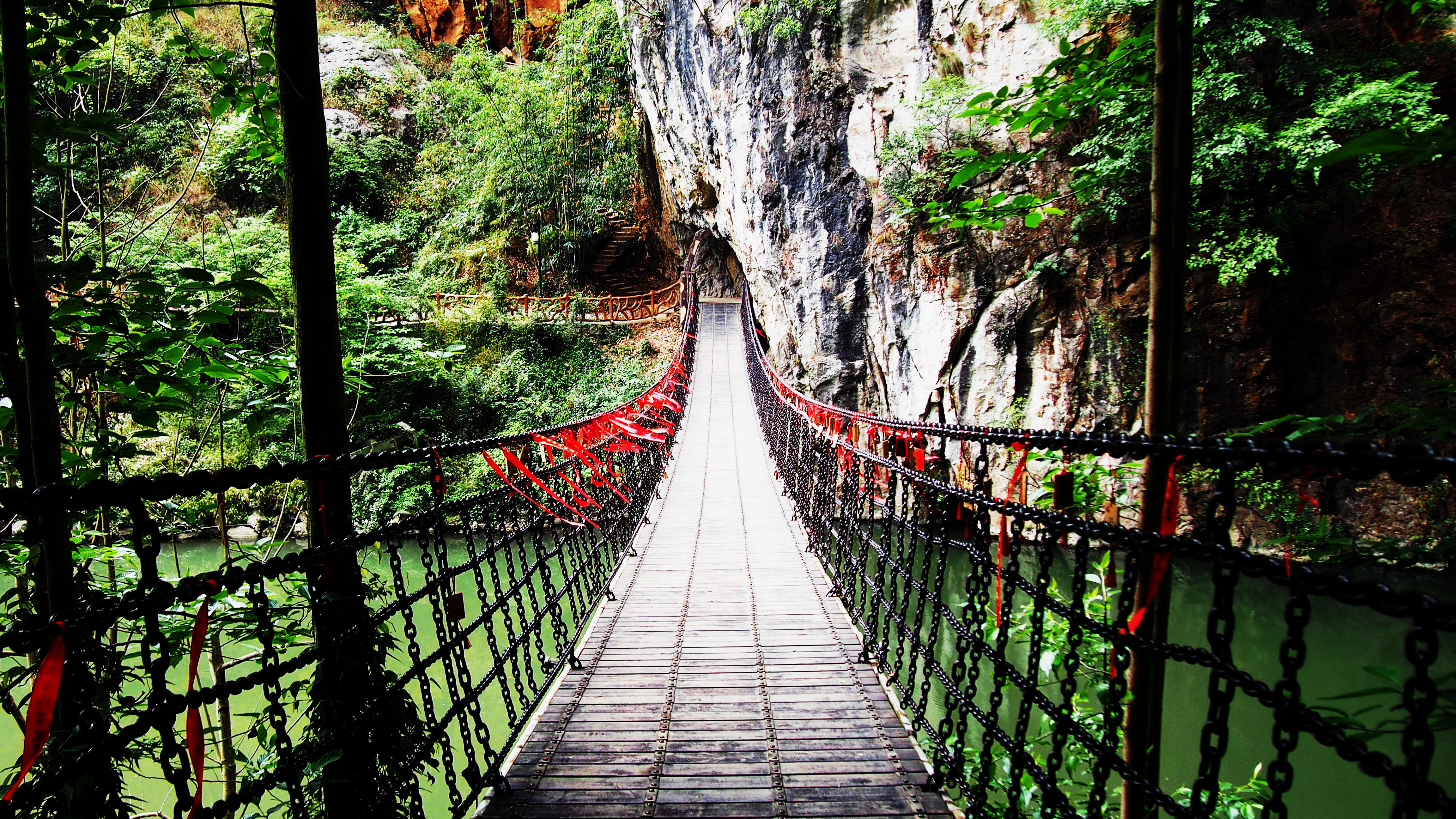 行走的風景——走近娘娘山,看瑰麗鐵索橋1