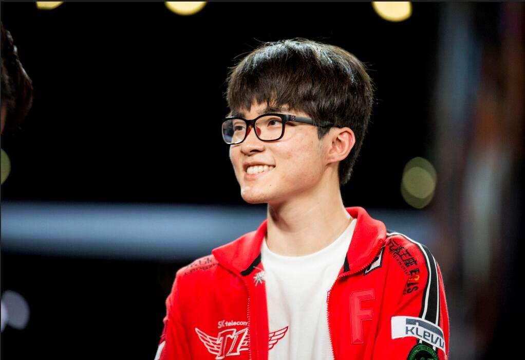 faker终于"奢侈"了一回 直播中买下瑞兹专属冠军皮肤_李哥