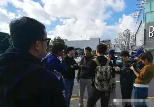 冯小刚新片新西兰开机，“挖角”张艺谋御用摄影师，黄轩演男主角