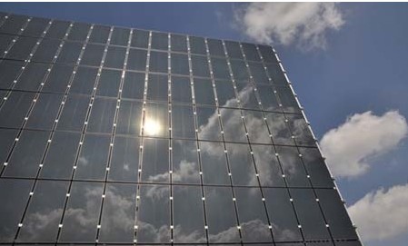 过去十年光伏系统成本保持年均10%下降速度,光伏发电经济性逐步显现