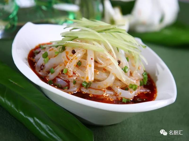 这款酱汁成本很低,主要用来拌粉皮,荞面等,适合家常菜馆来应用.