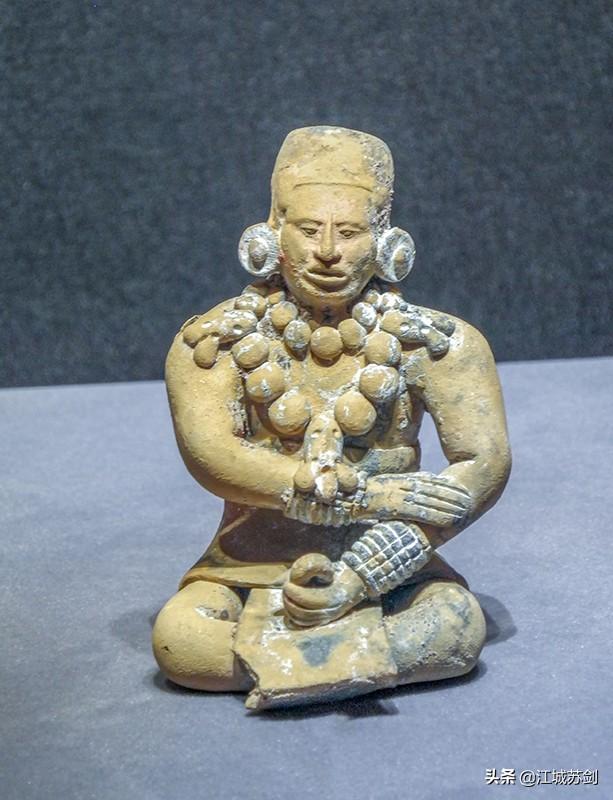 展出的古代玛雅艺术精品,时代跨度近2000年,它为观众呈现出古代玛雅人