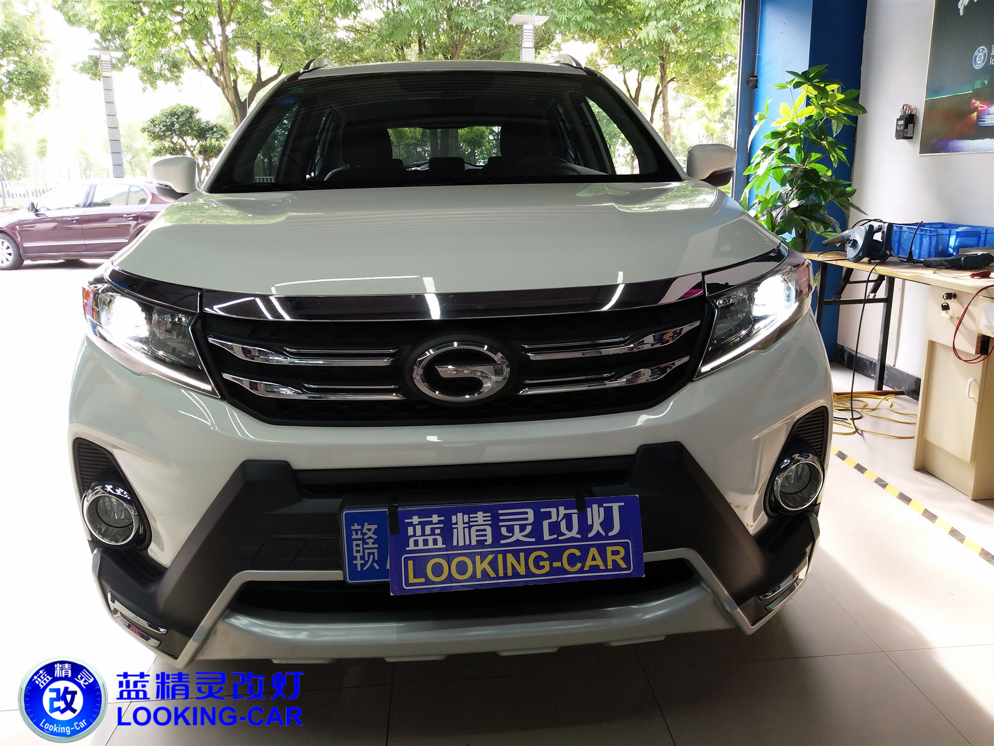 广汽传祺gs3汽车大灯改装氙气灯双光透镜做不一样的车灯