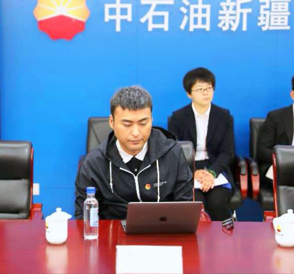 第十八届"新疆青年五四奖章"获奖者走进中石油新疆销售有限公司