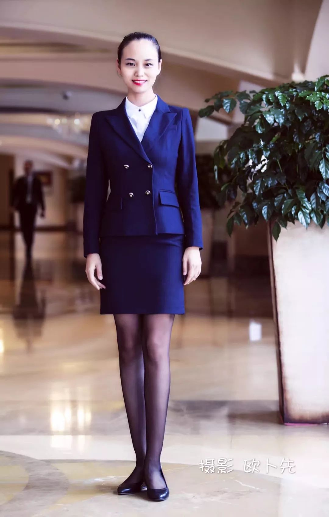 2016年12月入职三亚西藏大厦开元名都酒店市场传讯部经理,专职工作