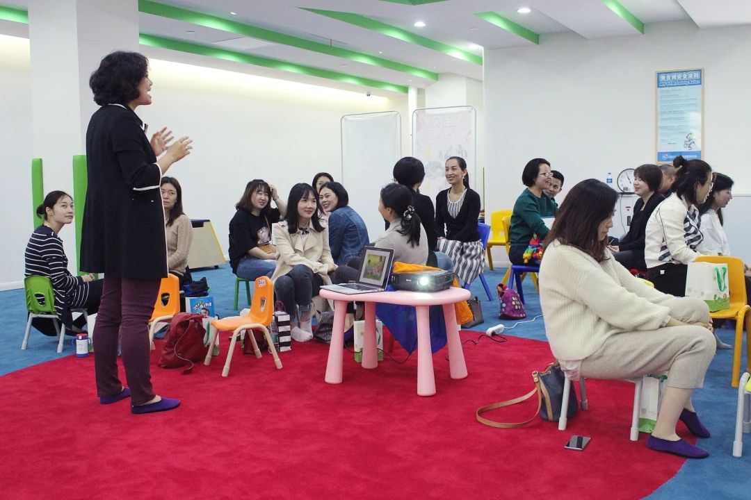 u嘉社线下沙龙 | 育儿也是育己的过程!