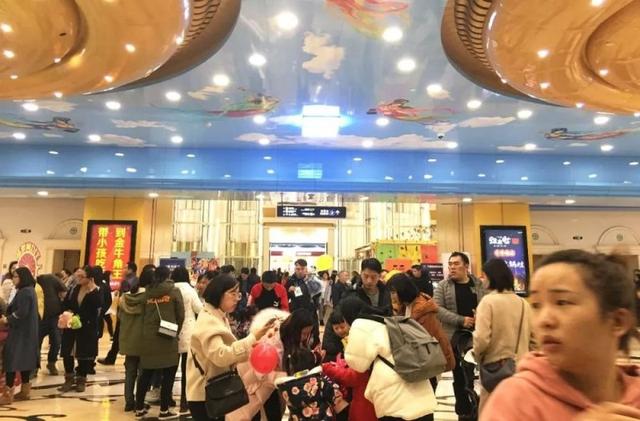 网红饭店排队7000桌