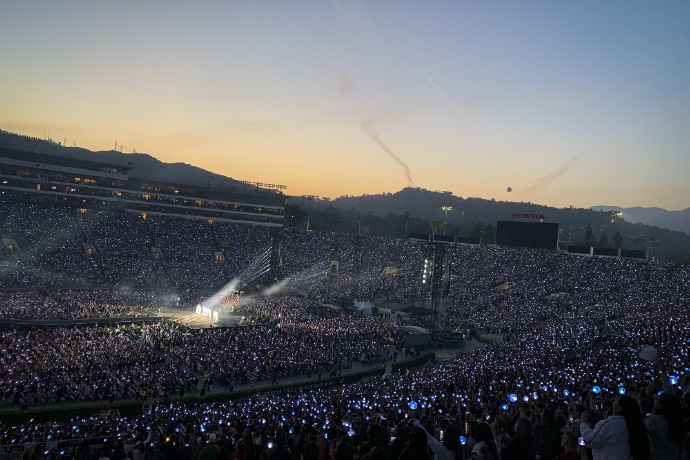 今天的防弹 玫瑰碗首场演唱会完美结束