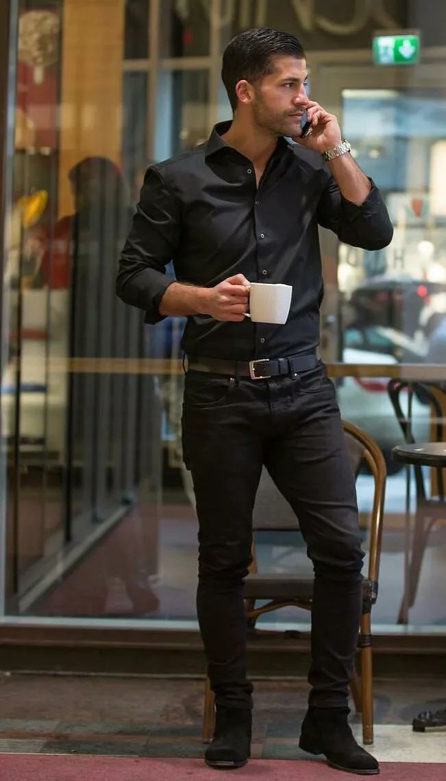 低调的黑色衬衫,应该怎样穿?