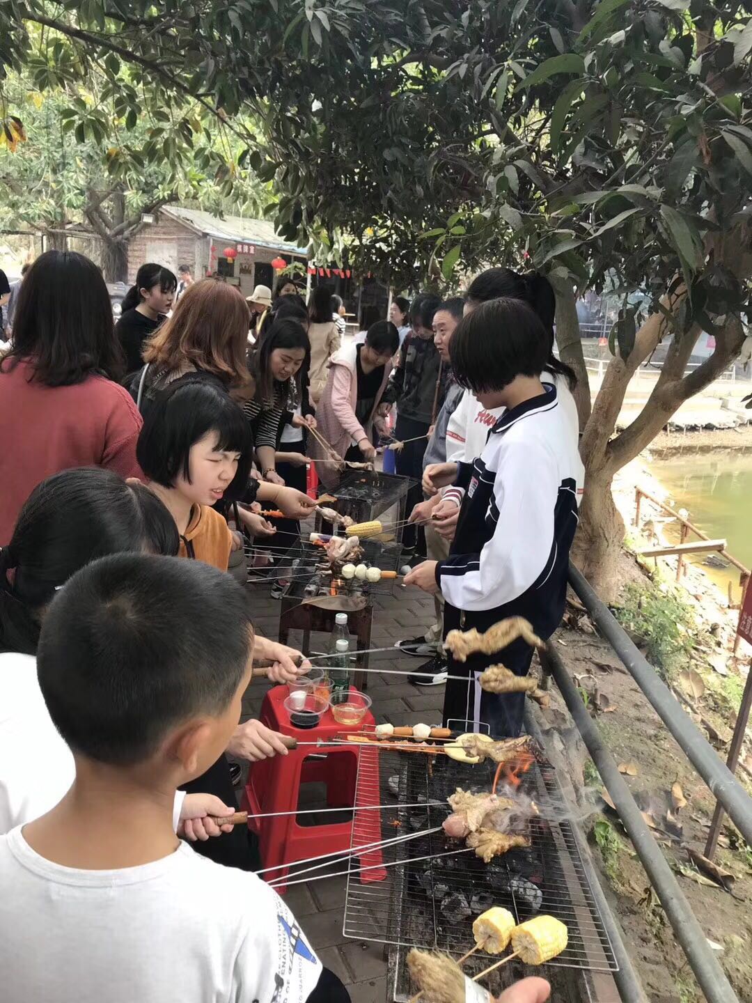 深圳農家樂哪家好--觀瀾九龍生態園野炊燒烤,休閒娛樂,水上竹筏一日遊