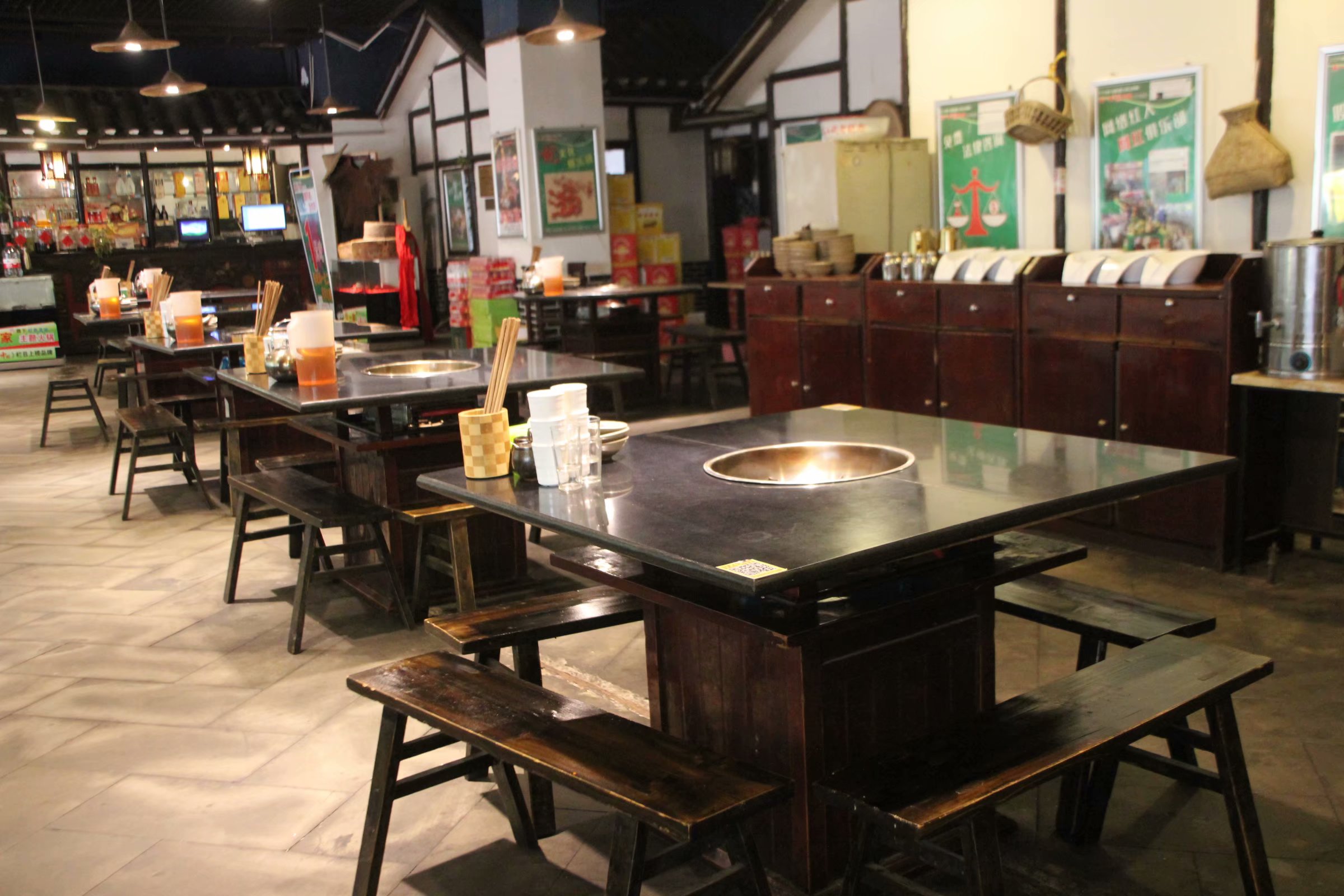 重庆一火锅店推出1元吃火锅,五一假期4天狂卖5万桌 老板:亏惨了