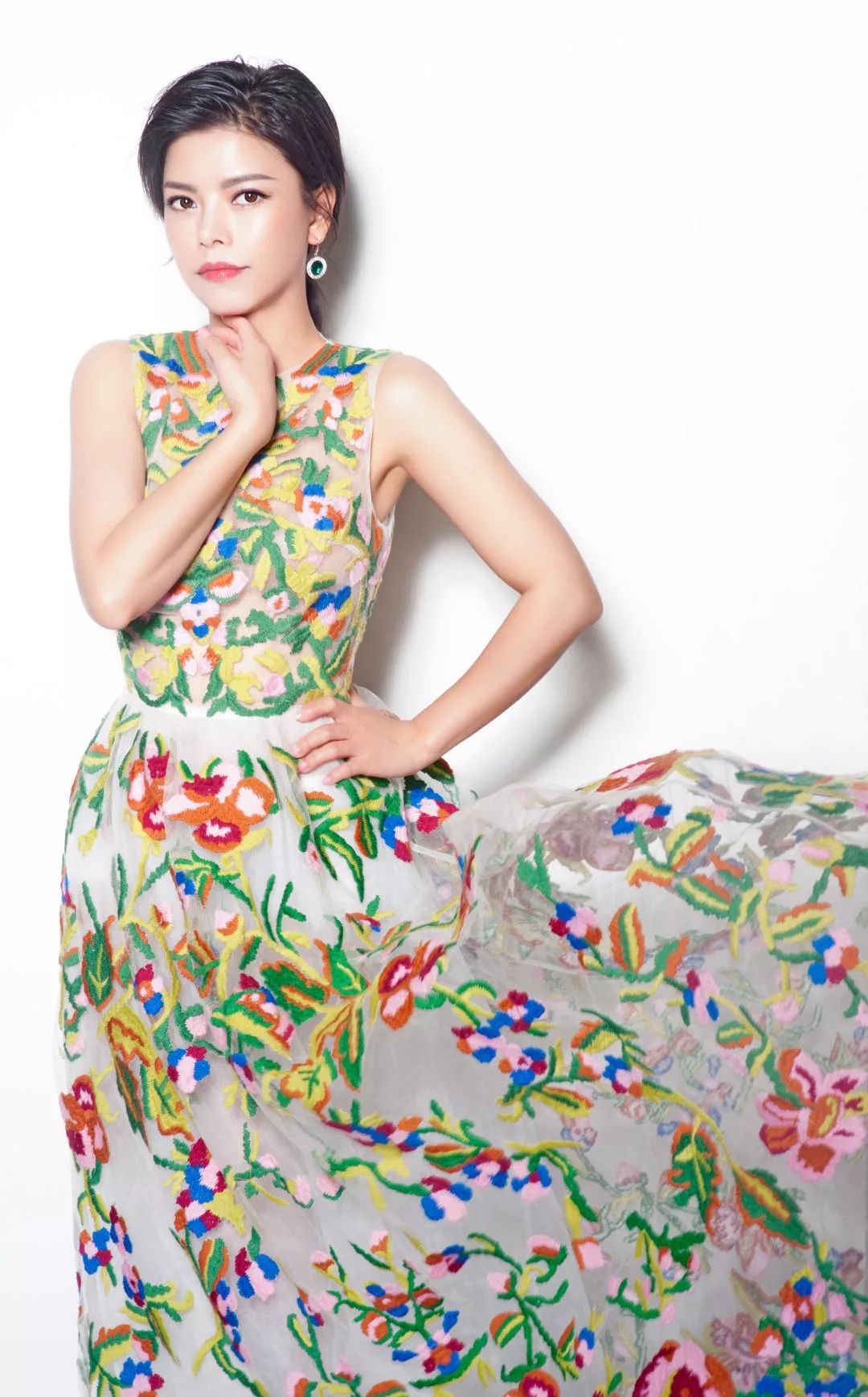 除了现场听神曲,还可以和慕容晓晓一起抢福利!