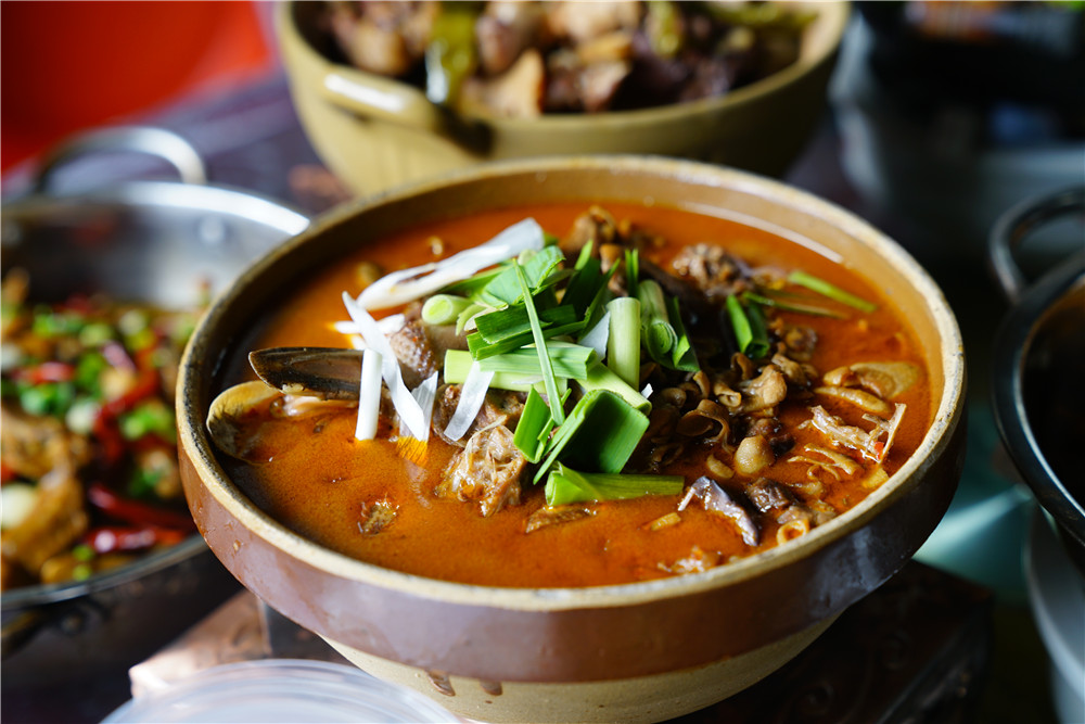 原创老房有喜,带朋友们见识一下五月天的常德家宴钵子菜