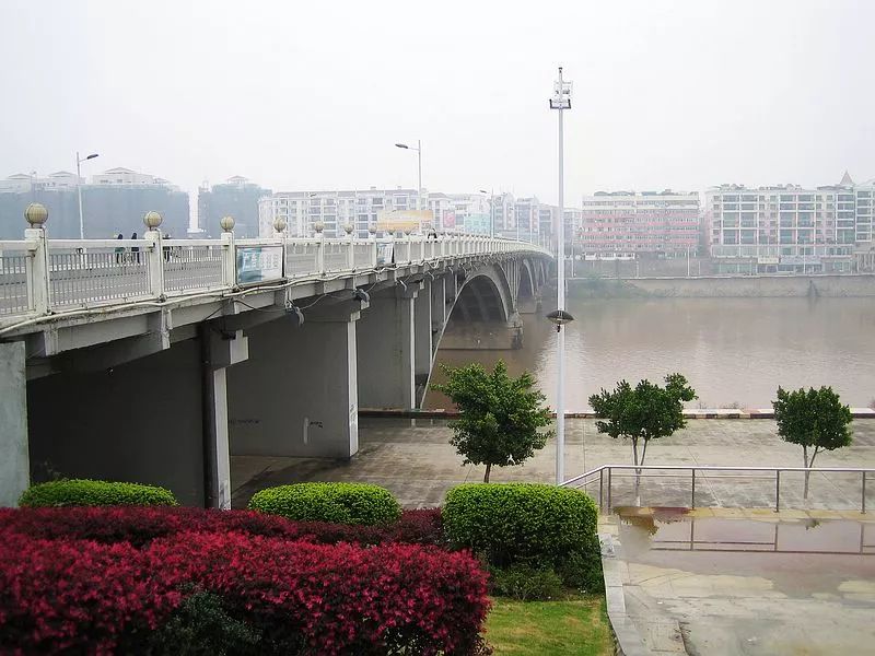 沙石大桥,黄金大桥,武陵大桥飞龙大桥,赣州大桥,新世纪大桥,梅林大桥