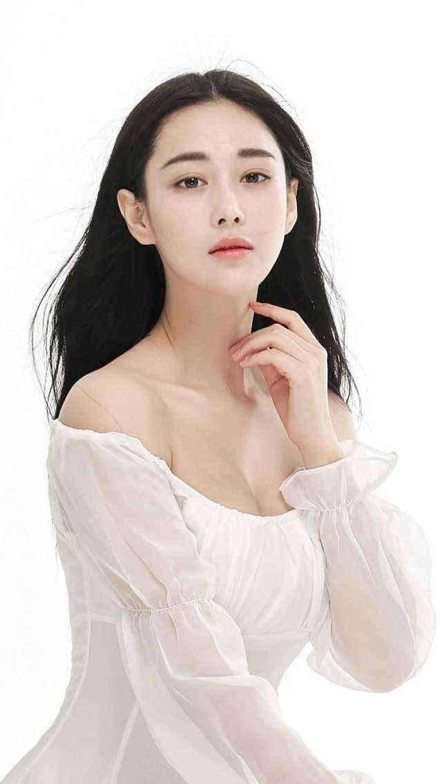 原创张馨予的娱乐圈沉浮自从嫁给兵哥哥走向了截然不同的人生