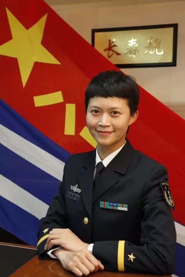 中国第一位女实习舰长广西妹子韦慧晓在央视开讲啦来看看她开挂的人生