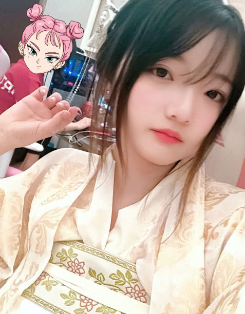 粉丝偷走主播包子手机,看到泄露的隐私后,网友:下一个陈冠希!