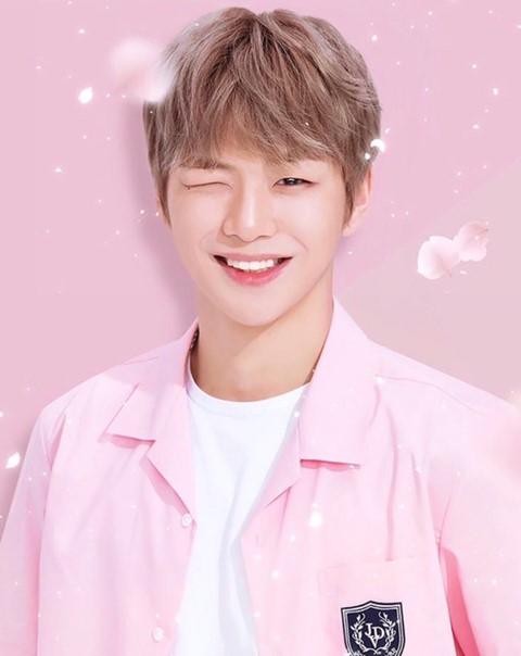 姜丹尼尔粉丝们的小小感动引起关注三成站应援灯箱便利贴event