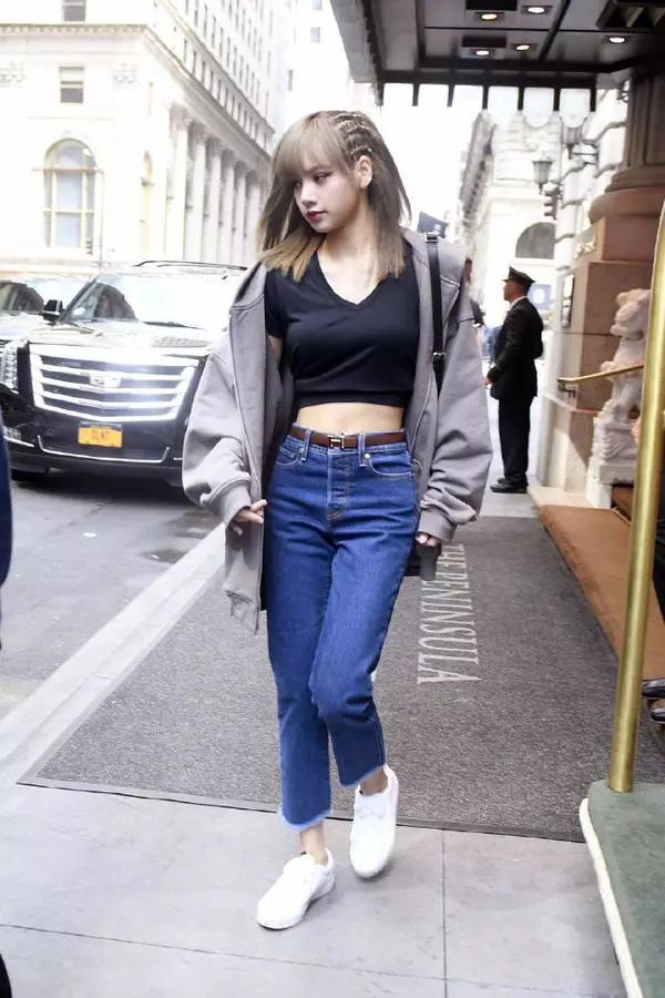 blackpink女团成员现身纽约街拍造型个个都超美