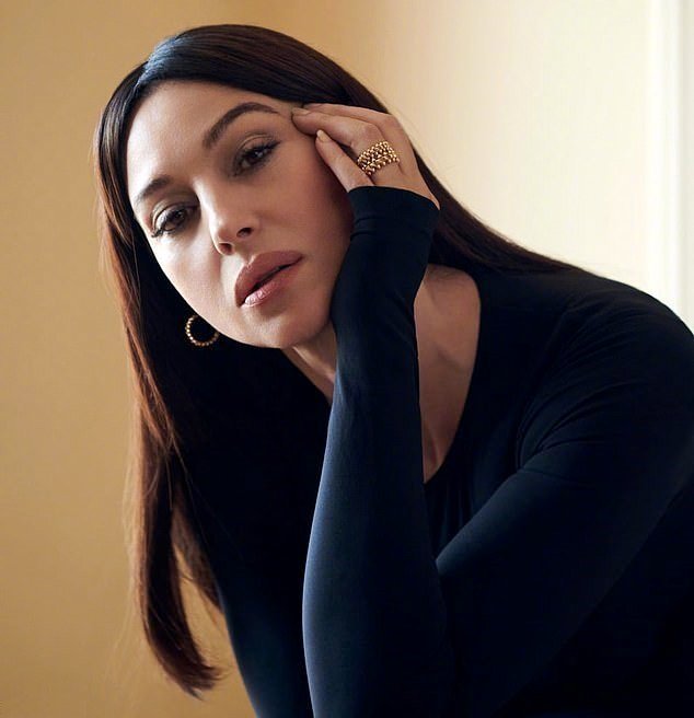 007里的黑帮寡妇莫妮卡贝鲁奇登上inprint