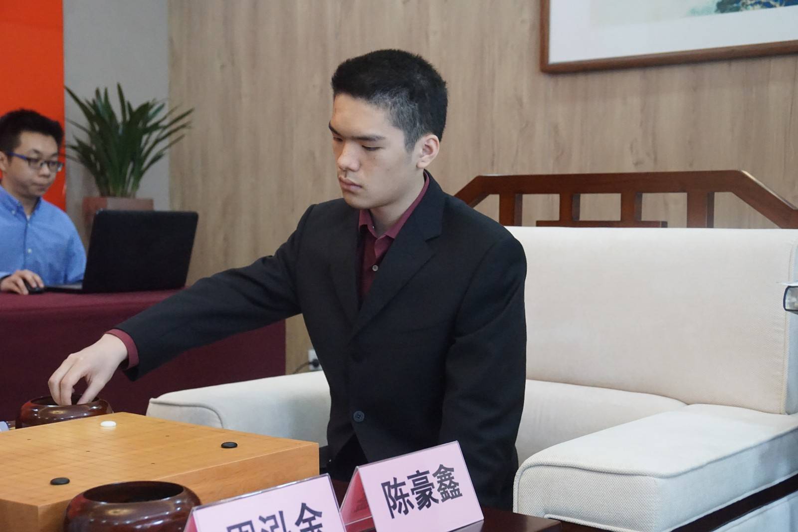 原创新人王决赛首局战罢周泓余胜陈豪鑫拔得头筹