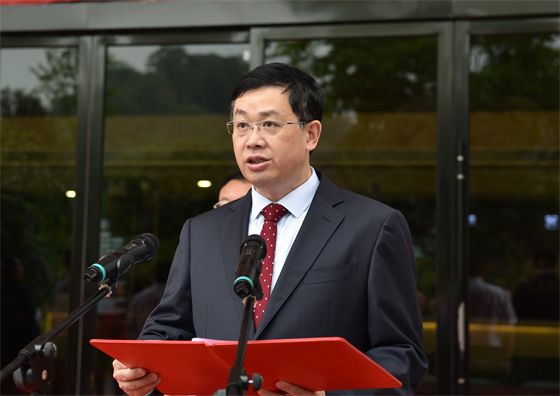 杨建军在揭牌仪式上讲话