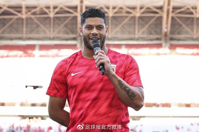 浩克上港百场纪录达成!三年55球39助攻,他是队长 核心