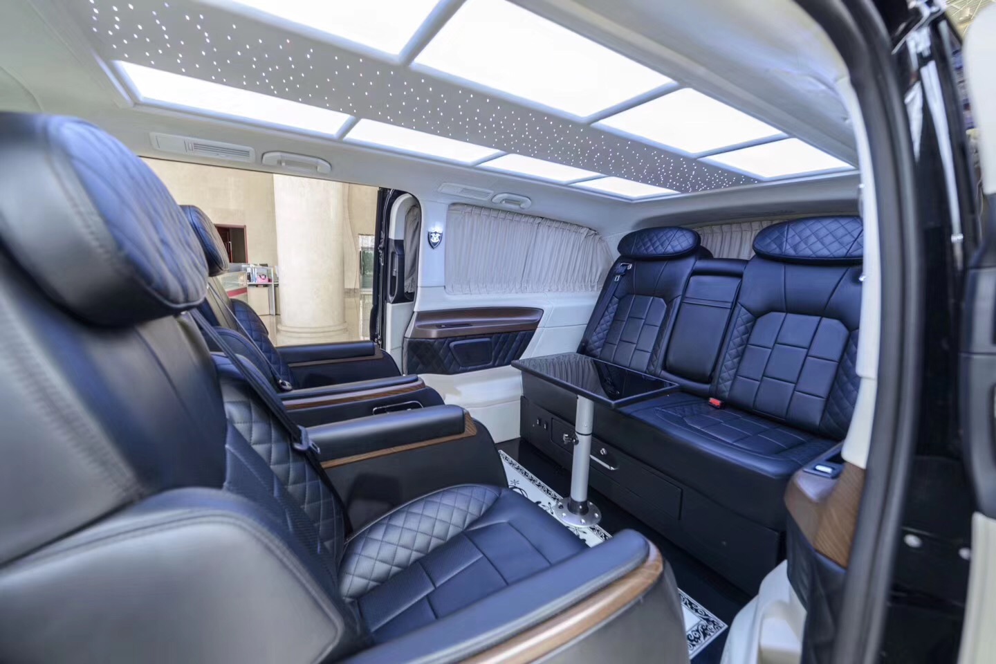 奔驰威霆改装内饰舒适生活从这里开始