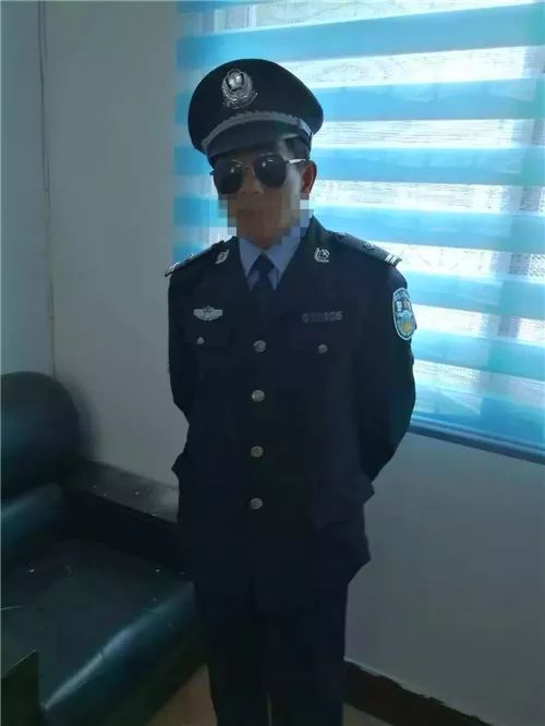 新式警服全套图片