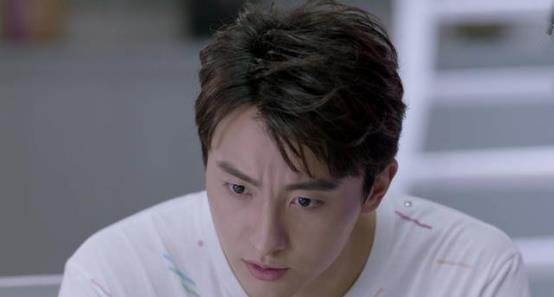 《夜空中最闪亮的星》中,俞子睿真喜欢杨真真吗?放弃得这么决绝