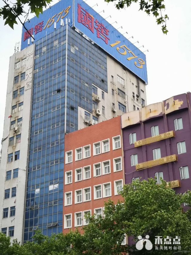 嘉兴市区一环内拆除难度最大的违规广告牌要消失了!_综合