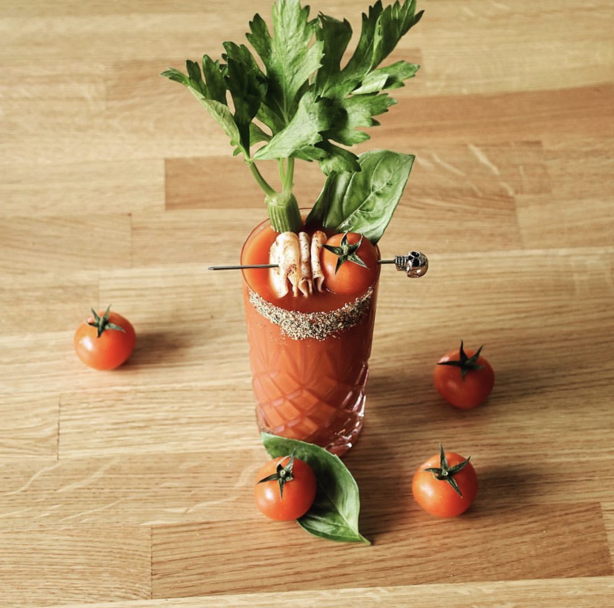 雷神会饿吗?不,我只想来杯血腥玛丽