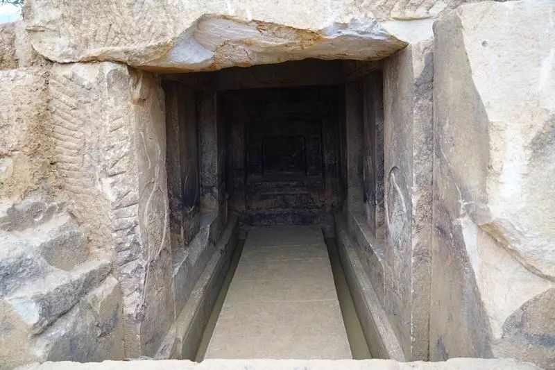 宋代大墓的排水道图图片