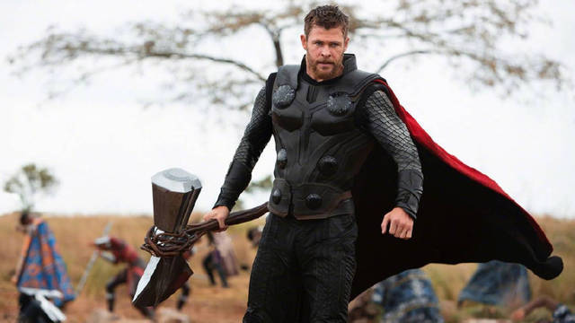 这把战斧也把雷神的实力直接提升到了最高,所以风暴战斧当之无愧的第