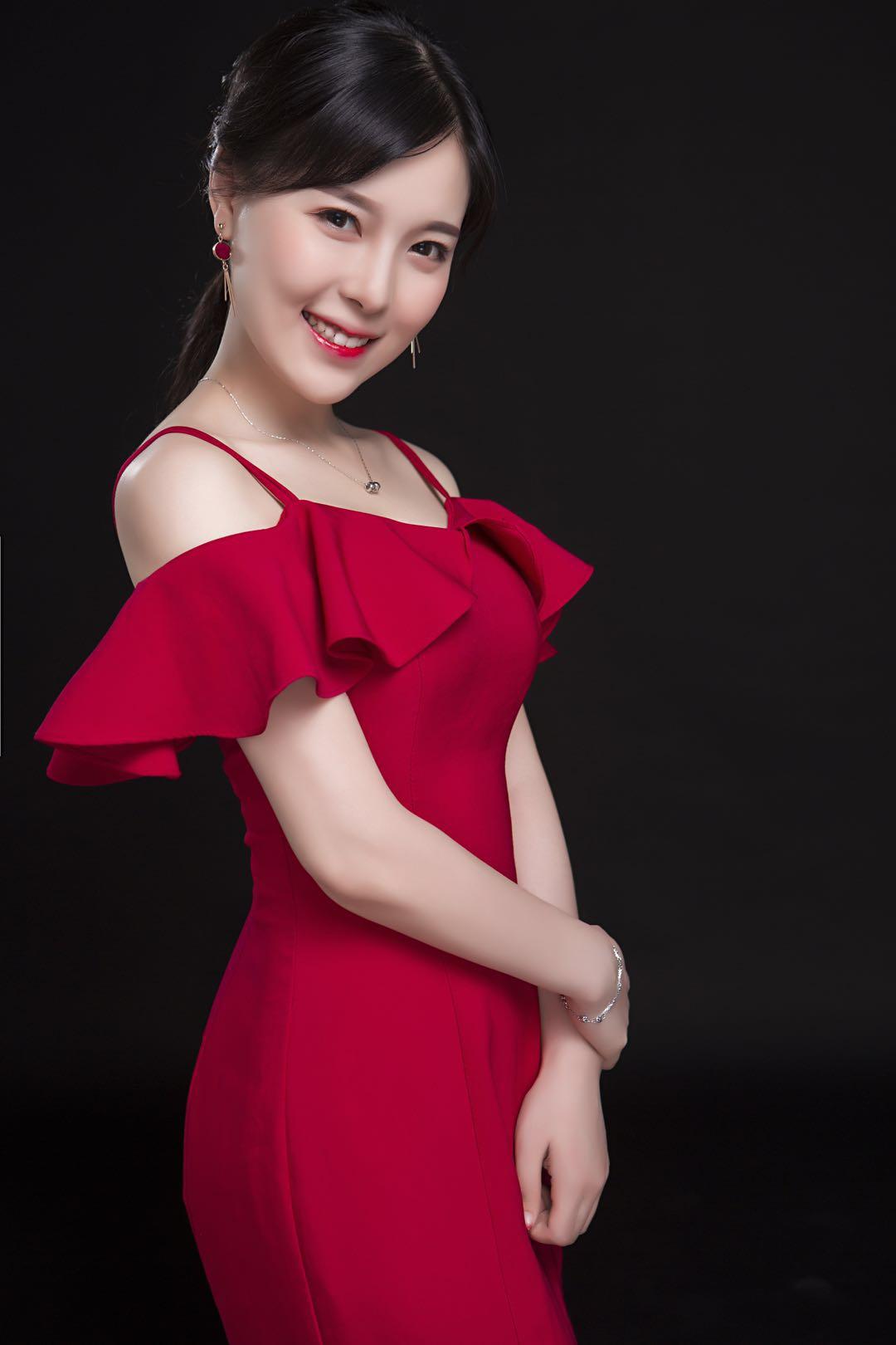 dnf一姐诞生直播界第一女欧皇强12上13一次成功