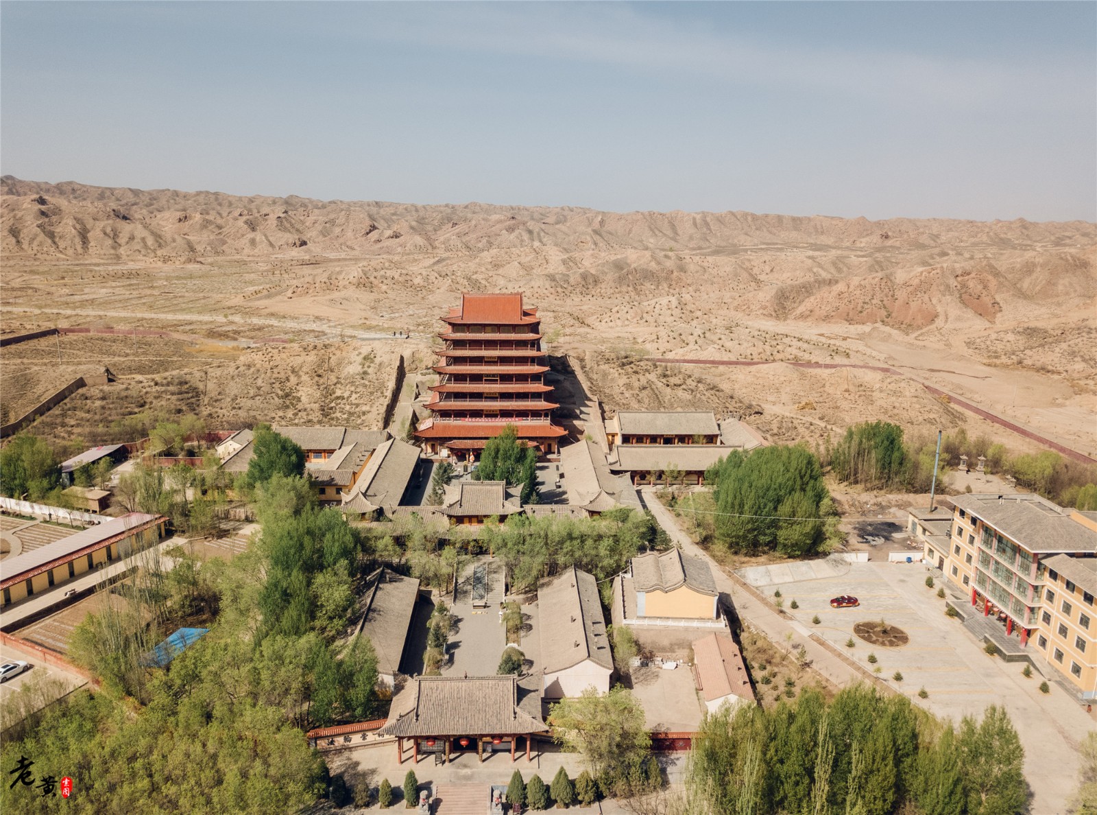 佛像惯以朴实形象为何山丹大佛寺这尊却背道而驰披龙袍显身呢