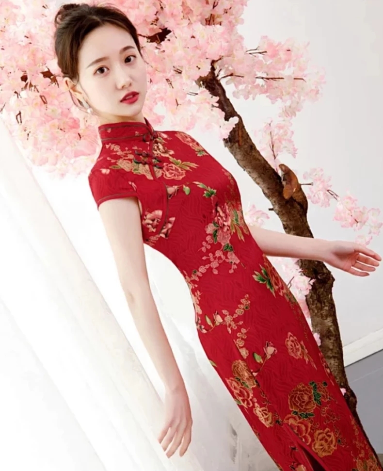 时尚少女丝绸旗袍,修身款式,美的俏丽生姿!