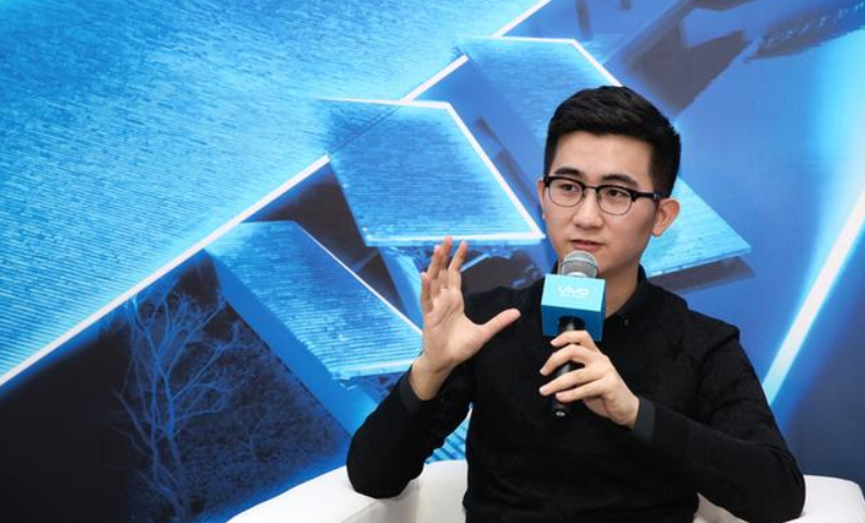 选中的人选大多都是对社会有巨大贡献的人物,而vivo产品经理赵典做出