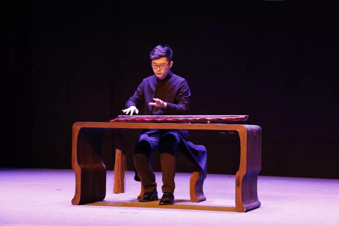 75厦门弘琴馆特约讲师;75首届"敦煌杯"古琴大赛成年组银奖;75