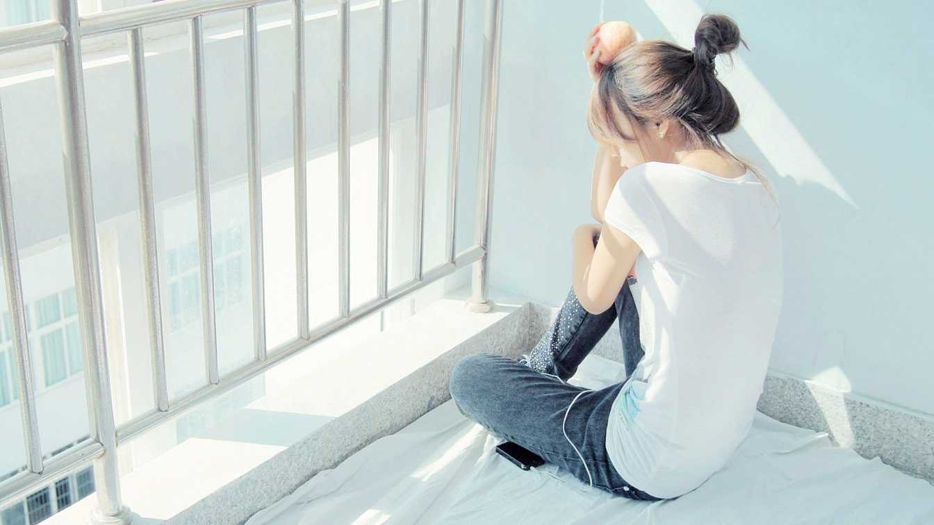 爸毁了家,妈忧郁症加重,我该怎么办