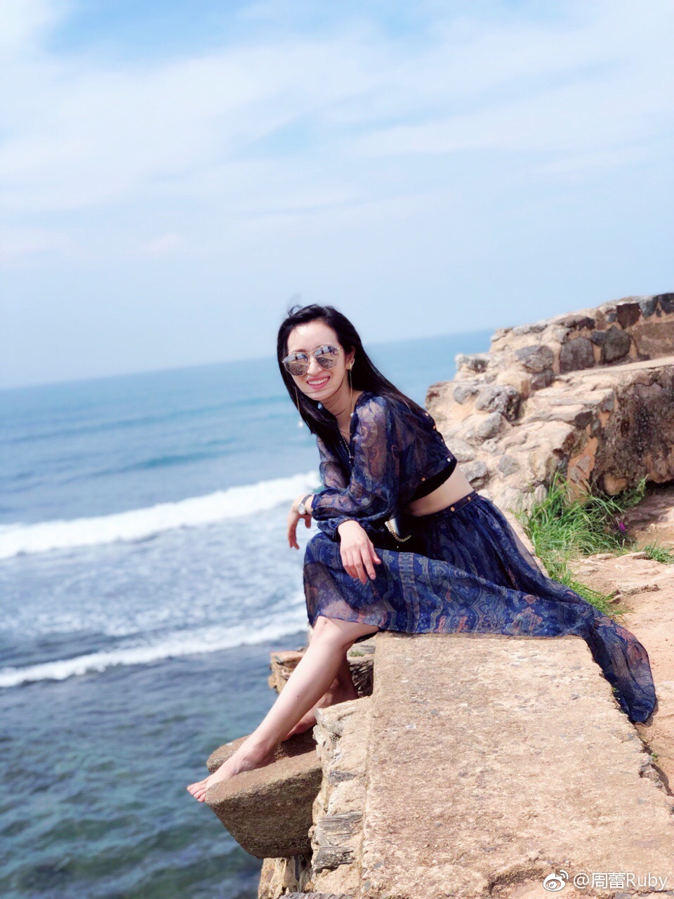 组图:王治郅妻子周蕾生活照 靓丽主持人笑容灿烂